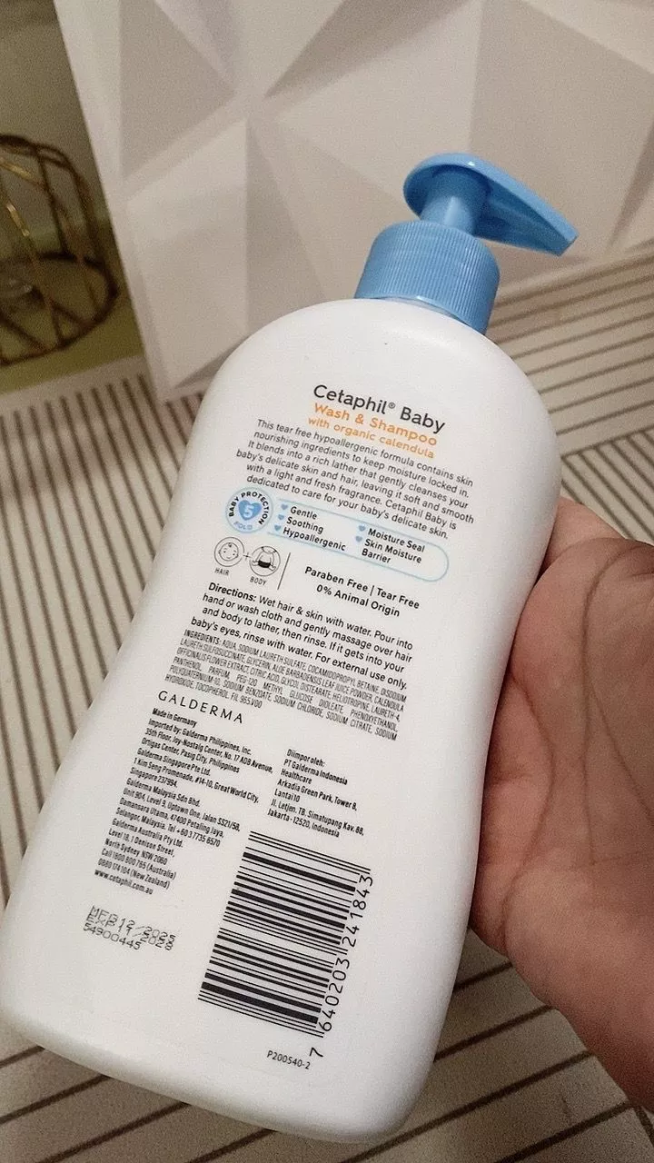 Sữa tắm gội cho bé Cetaphil Baby Wash & Shampoo 2 In 1 with Organic Calendula 400ml dịu lành cho da nhạy cảm
