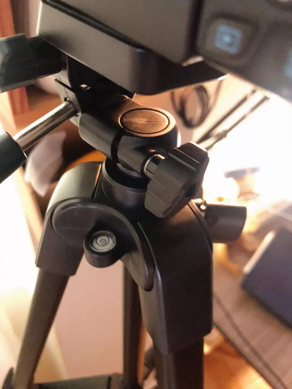 KINGJOY VT-688 - Chân Tripod Dành Cho Máy Ảnh, Điện Thoại, Gopro Tải Trọng 2Kg - Hàng Chính Hãng