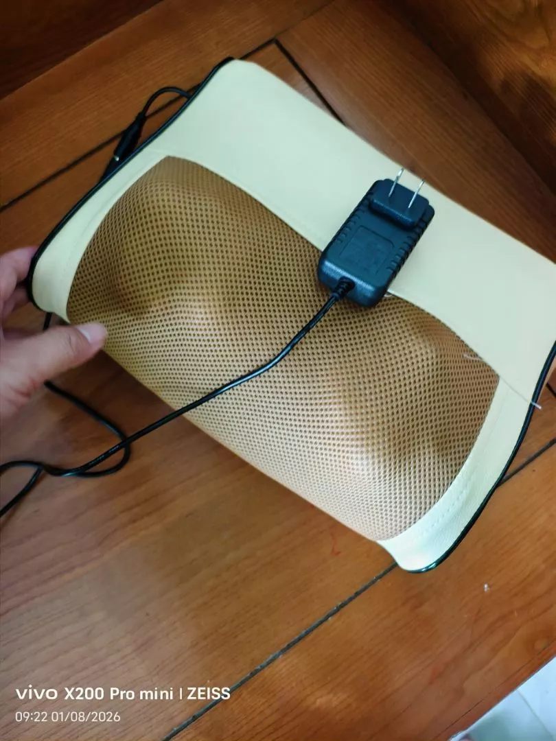 Gối massage cổ vai gáy, máy massage hồng ngoại 20 bi cao cấp hỗ trợ mát xa toàn thân