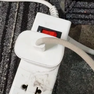Pin dự phòng GOOJODOQ 10000mAh với sạc siêu nhanh 22.5W, tích hợp giao diện Light-ning và USB-C, cùng màn hình LED