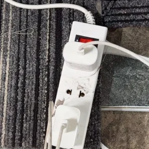 Pin dự phòng GOOJODOQ 10000mAh với sạc siêu nhanh 22.5W, tích hợp giao diện Light-ning và USB-C, cùng màn hình LED