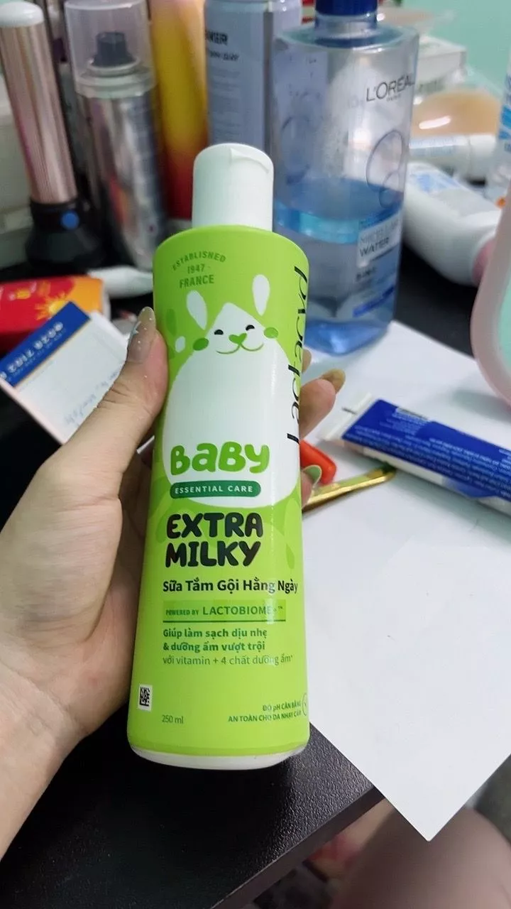 Sữa tắm gội Lactacyd Milky cho bé 250ml/500ml