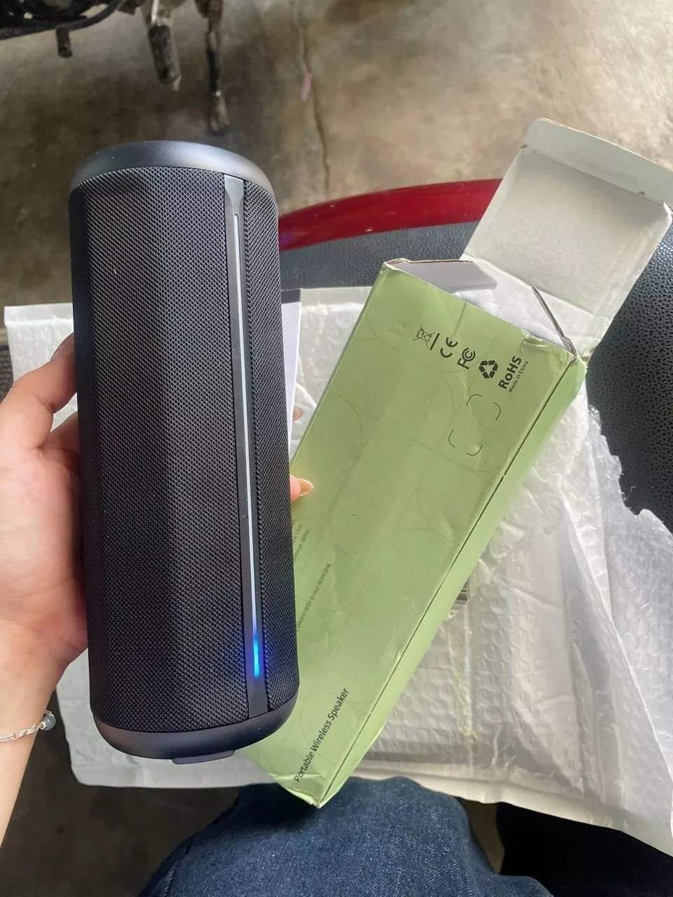 Loa Bluetooth không dây GOOJODOQ sở hữu đèn nền RGB, nhiều chế độ phát nhạc và thiết kế nhỏ gọn