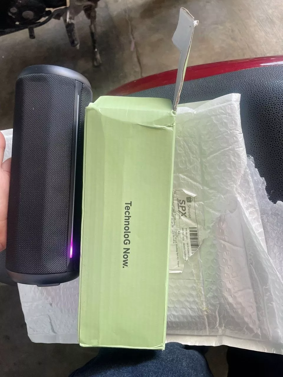 Loa Bluetooth không dây GOOJODOQ sở hữu đèn nền RGB, nhiều chế độ phát nhạc và thiết kế nhỏ gọn