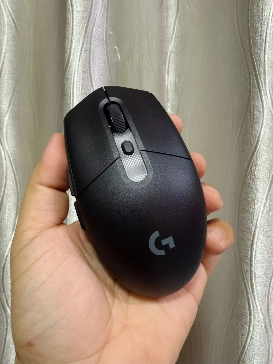 Chuột gaming Logitech G304 X SUPERLIGHT - Nhẹ 59g, Pin sạc, HERO 44K, LIGHTSYNC RGB, LIGHTSPEED, Bluetooth