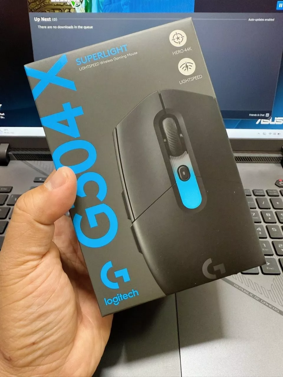 Chuột gaming Logitech G304 X SUPERLIGHT - Nhẹ 59g, Pin sạc, HERO 44K, LIGHTSYNC RGB, LIGHTSPEED, Bluetooth