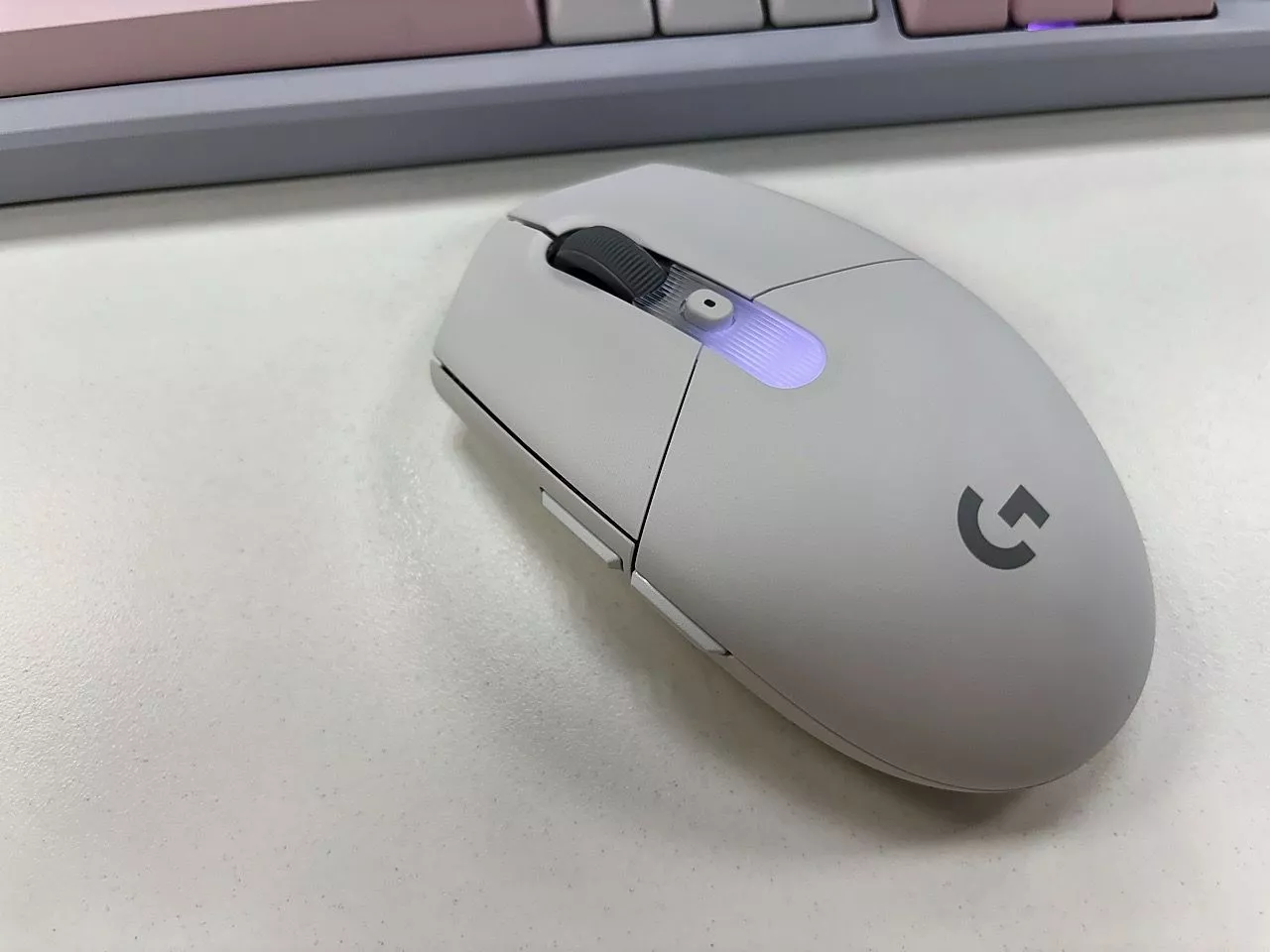 Chuột gaming Logitech G304 X SUPERLIGHT - Nhẹ 59g, Pin sạc, HERO 44K, LIGHTSYNC RGB, LIGHTSPEED, Bluetooth