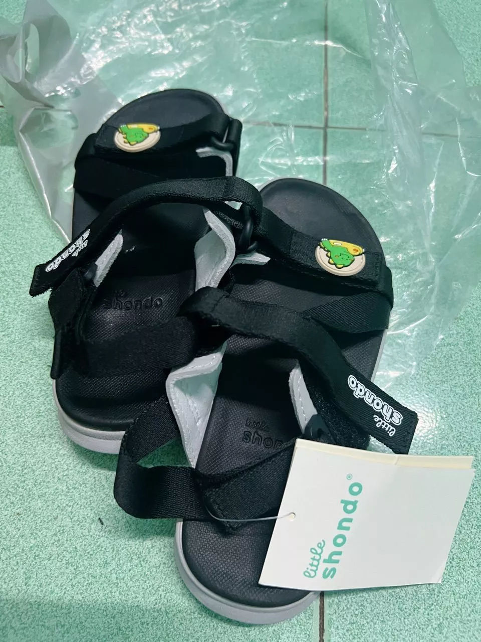 Giày Sandal Quai Dán Bé Trai Bé Gái Little Shondo 6 Tem Khủng Long Màu Đen Xám Li62211