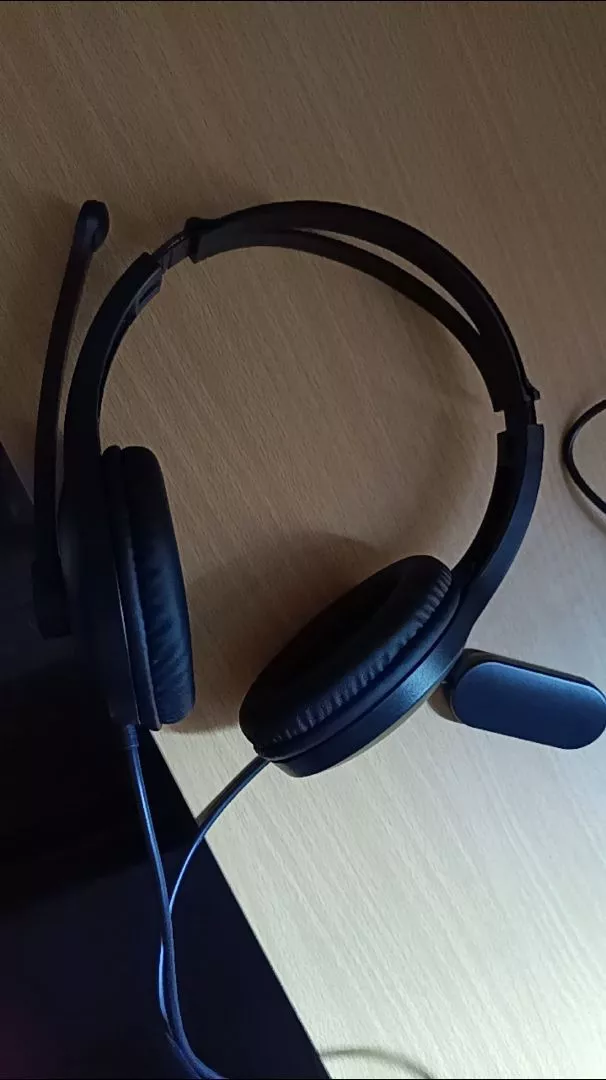 Tai Nghe Chụp Tai Chống Ồn EDIFIER K800 Đệm Tai Mềm Mại - Thiết Kế Nhỏ Gọn - Hỗ Trợ Mic - Cáp 2.8m - 15 Tháng Bảo Hành