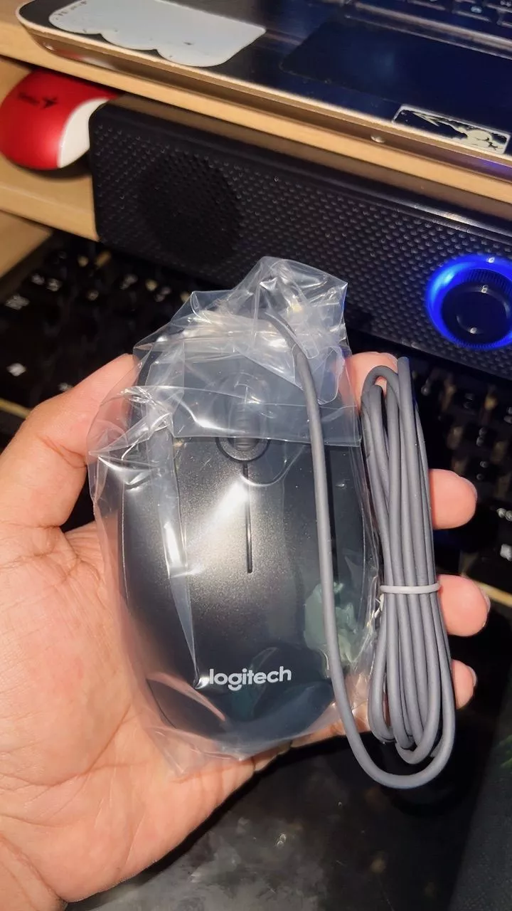 Chuột có dây Logitech M90 - Siêu bền, siêu tiết kiệm, nhỏ gọn, thiết kế ôm tay