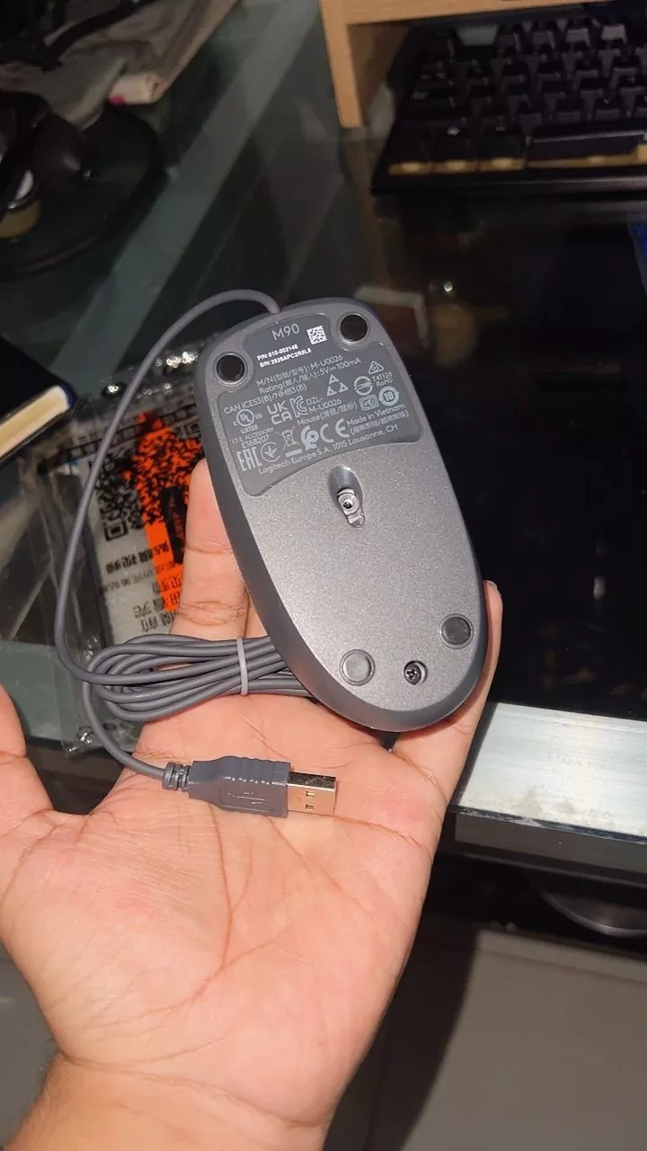 Chuột có dây Logitech M90 - Siêu bền, siêu tiết kiệm, nhỏ gọn, thiết kế ôm tay