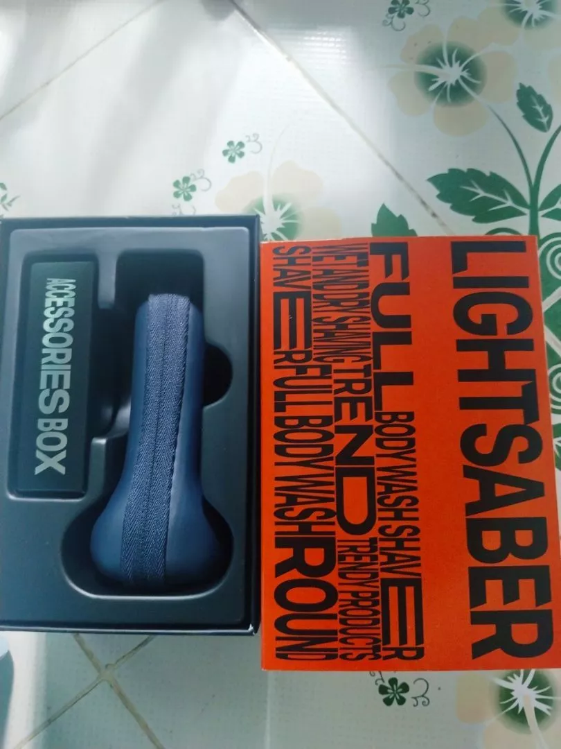Máy cạo râu coocaa Lightsaber KKGJ031-Chuyên Gia Cạo Râu, Thiết Kế Turbo Với Bộ Cắt Phẳng, Mạ Kim Loại, Chống Nước IPX7