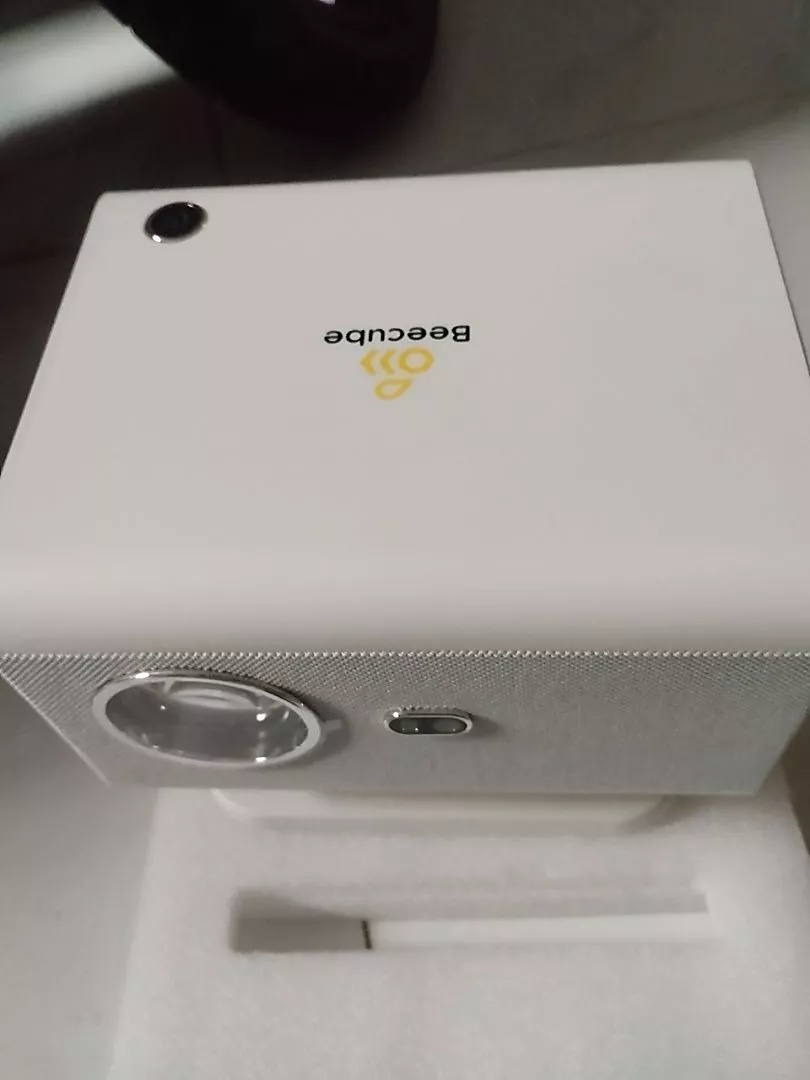 Máy Chiếu Mini BEECUBE X1, X2 MAX Gen 5,Hệ Điều Hành Android + Kết nối Điện thoại - BH 12 Tháng