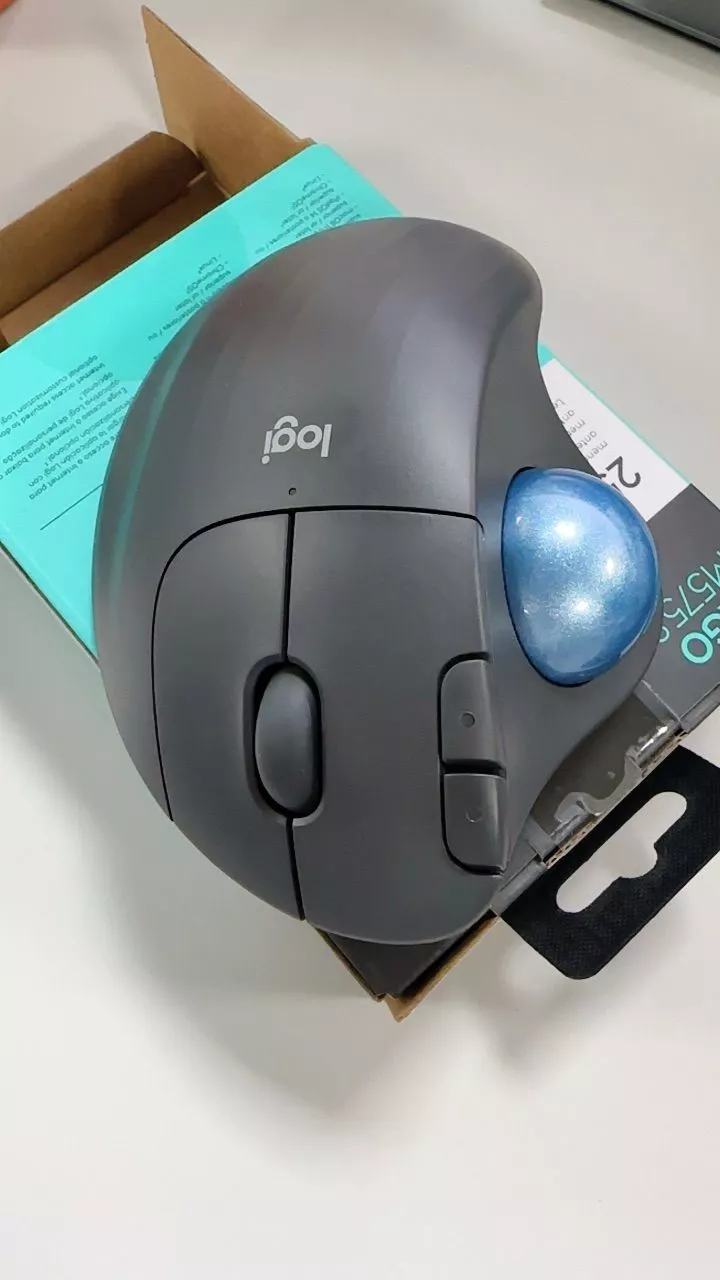 Chuột không dây Công Thái Học Logitech Ergo M575s Silent - Bluetooth, Giảm ồn, Trackball ngón cái
