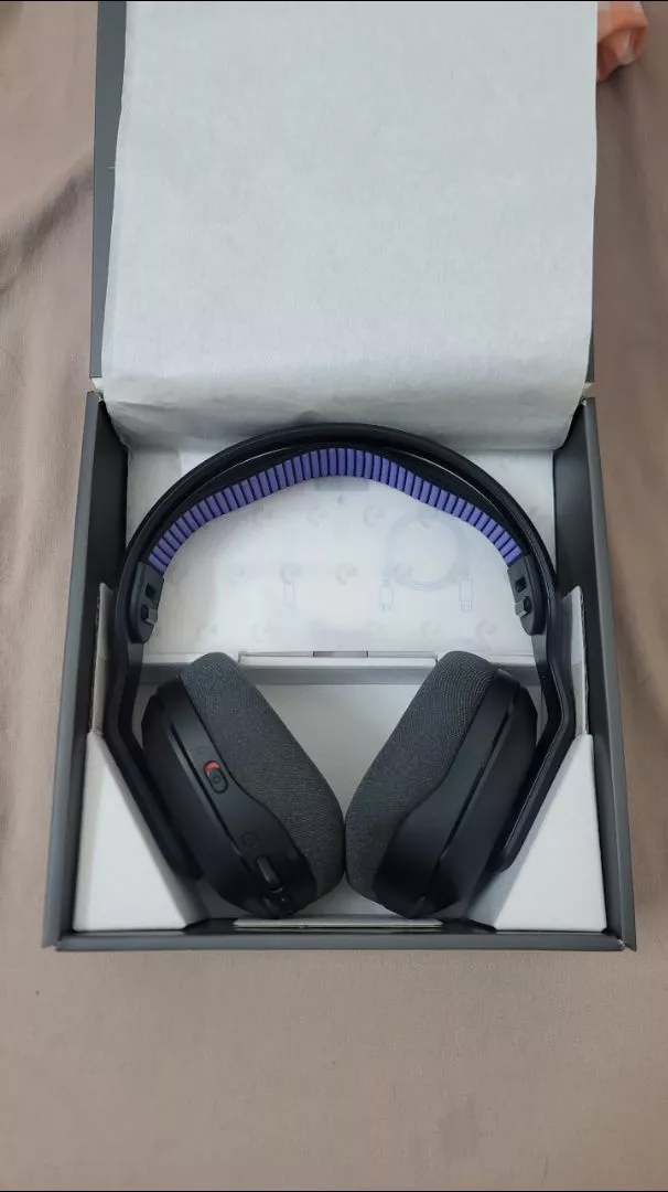 Tai nghe Gaming không dây Logitech G522 LIGHTSPEED - LIGHTSYNC RGB, Kết nối 3 chế độ