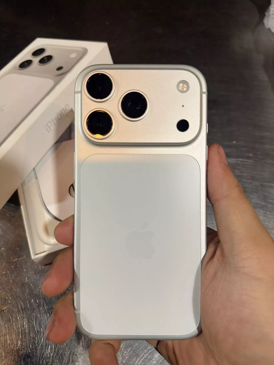 Điện thoại Apple iPhone 17 Pro 256GB