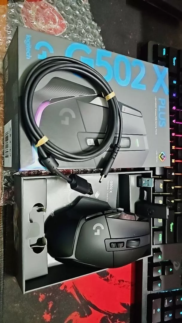 Chuột gaming không dây Logitech G G502 X PLUS LIGHTSPEED LIGHTFORCE Hybrid RGB Lightsync