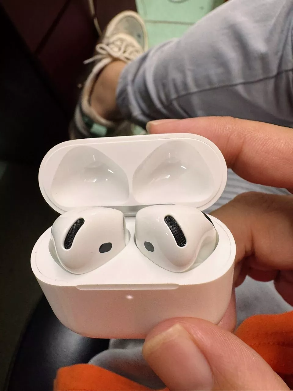 Tai nghe Bluetooth AirPods 4 Chính hãng