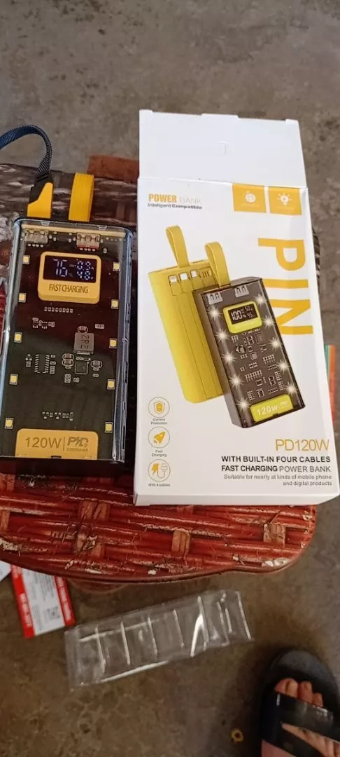 Sạc điện thoại 120W dung lượng 50.000mAh, sạc nhanh PD 22.5W, kèm 4 cáp sạc, có đèn led - AUDIO365