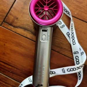 [Mới 2025]Quạt cầm tay mini Goojodoq tốc độ cao, điều chỉnh vô hạn 100 cấp độ, làm mát nhanh với miếng đệm chườm lạnh