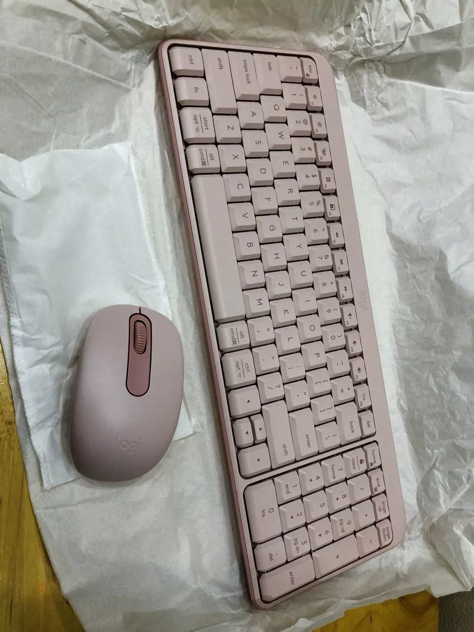 Combo Bàn phím & Chuột Bluetooth Logitech MK250 | MK251 - dễ kết nối, thiết lập, thiết kế nhỏ gọn