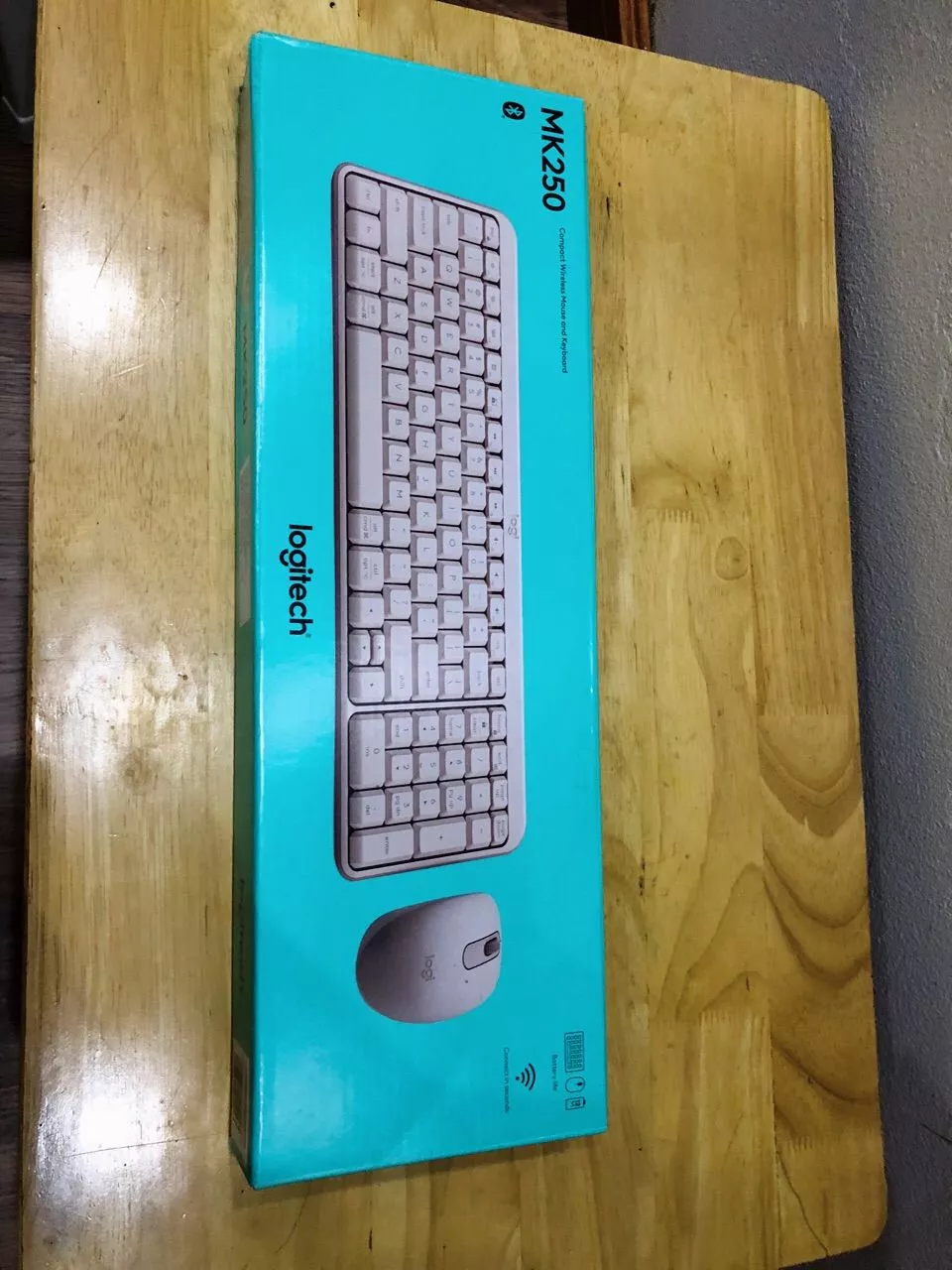 Combo Bàn phím & Chuột Bluetooth Logitech MK250 | MK251 - dễ kết nối, thiết lập, thiết kế nhỏ gọn