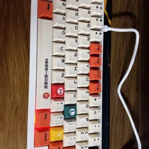 Keycap Mario đỏ với chất liệu PBT profile Cherry cực chất dành cho các dòng bàn phím cơ 126 phím