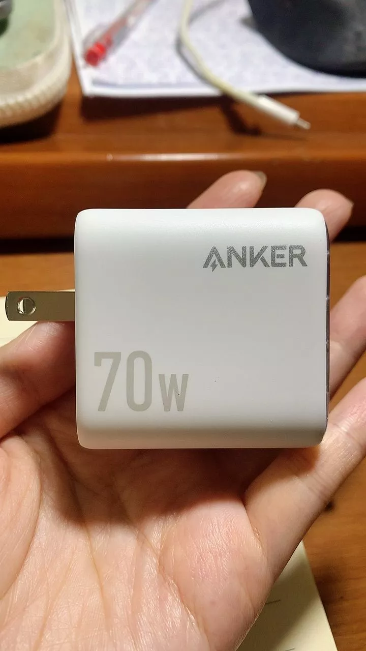 Củ sạc nhanh Anker Zolo 70W | 4 cổng (3 cổng USB-C & 1 cổng USB-A) | Chân gập gọn nhẹ | Sạc nhanh đa thiết bị - A121C