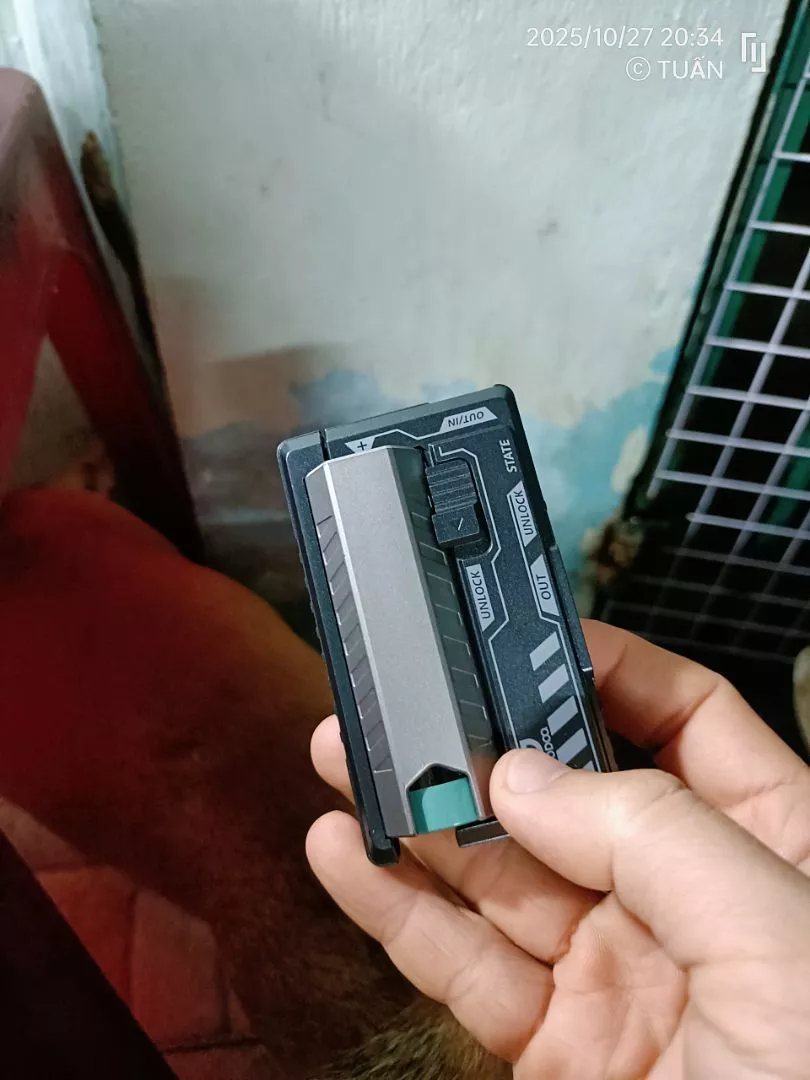 GOOJODOQ 22.5w 10000Mah Sạc dự phòng di động Hai pin Mecha Style Nhẹ Typc-C / Lighiting Giao diện kép Power Bank