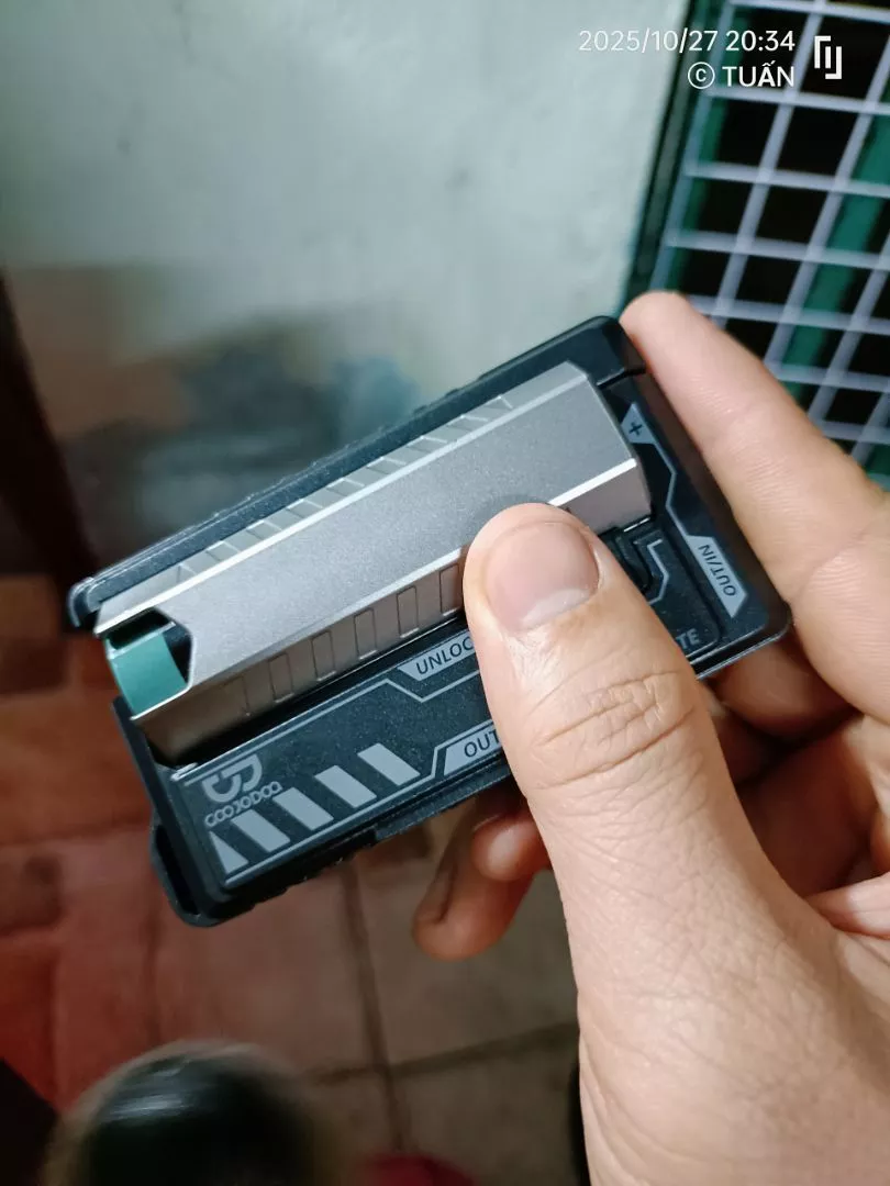 GOOJODOQ 22.5w 10000Mah Sạc dự phòng di động Hai pin Mecha Style Nhẹ Typc-C / Lighiting Giao diện kép Power Bank