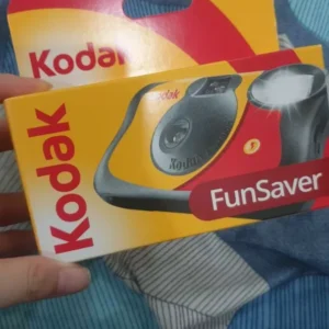 [Date 02/2028] Máy chụp ảnh 1 lần Kodak Funsaver 800 có sẳn trong máy 1 cuộn film Kodak 800 và tích hợp sẳn flash