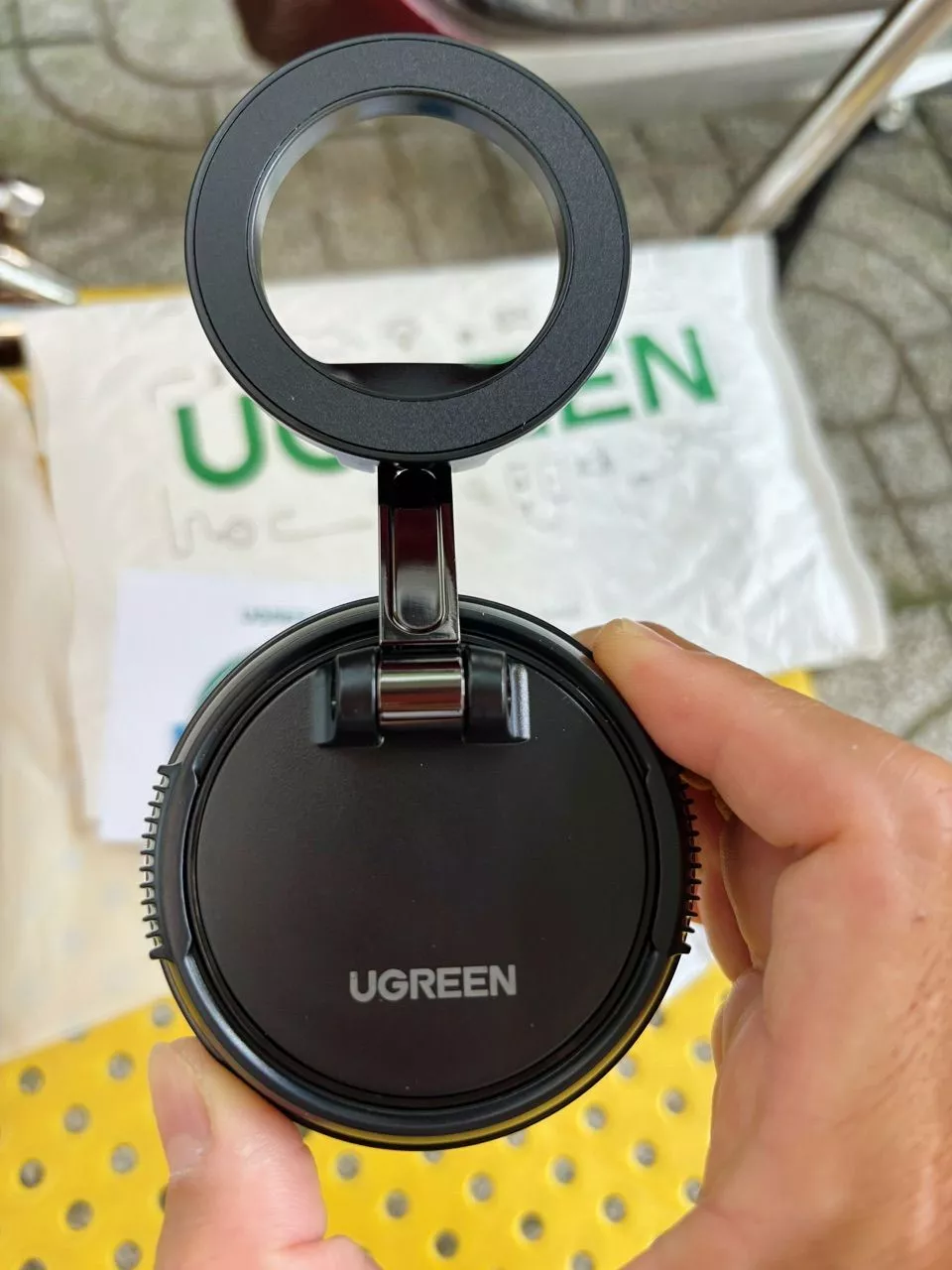 UGREEN 360° Giá Đỡ Điện Thoại Xe Từ Tính Chân Không Có Thể Gập Lại Và Xoay Chắc Chắn Lực Hút Mạnh Cho iPhone 12 13 14 15 16 Pro Max