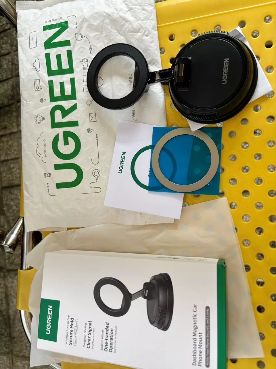 UGREEN 360° Giá Đỡ Điện Thoại Xe Từ Tính Chân Không Có Thể Gập Lại Và Xoay Chắc Chắn Lực Hút Mạnh Cho iPhone 12 13 14 15 16 Pro Max