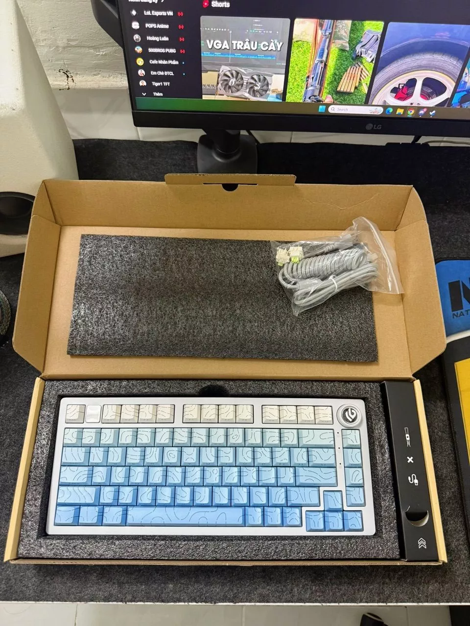 Bàn phím cơ khung nhôm LEOBOG HI75C - 3 mode kết nối - Keycap PBT - LED RGB - APP Marco - Núm vặn