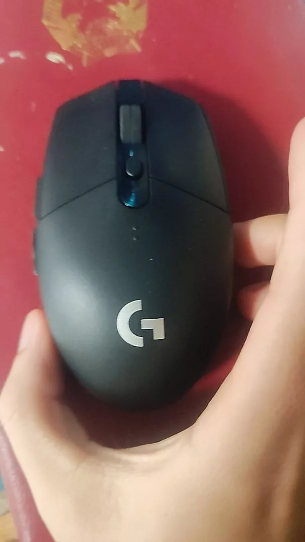 Chuột gaming không dây Logitech G G305 LIGHTSPEED - Hero 12K DPI, Nhẹ 99g, 6 nút lập trình, Pin 250h