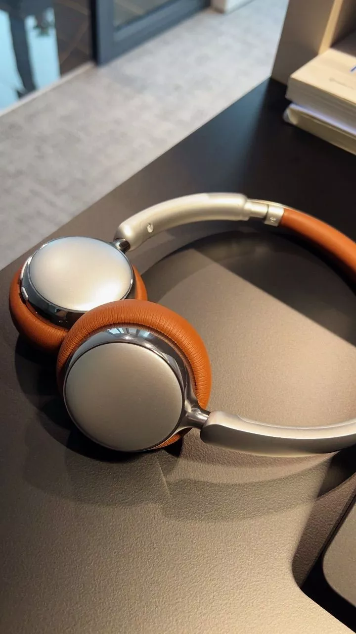 Tai nghe Bluetooth Y2k cổ điển UGREEN Studio Plus, ANC khử tiếng ồn -25dB, Bluetooth 6.0, thời lượng pin đến 80 giờ, thập niên 80 cho quà tặng bé gái