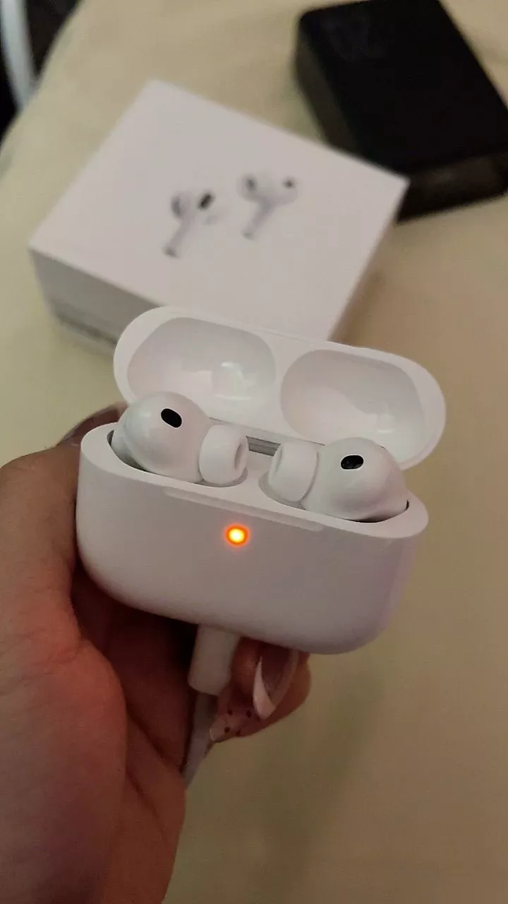 Tai nghe AirPods Pro 3 USB-C Chính hãng
