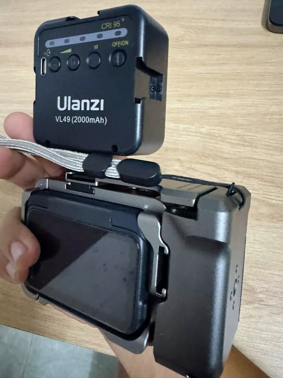 ULANZI VL49 (5500K) - Đèn Led Tích Hợp Pin Lithium 2000mAh (1672) - Hàng Chính Hãng