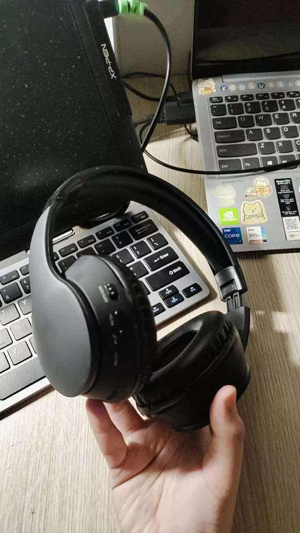 Tai nghe Bluetooth 5.3 GOOJODOQ, âm thanh nổi HiFi, thời lượng pin dài và nhiều chế độ phát lại.