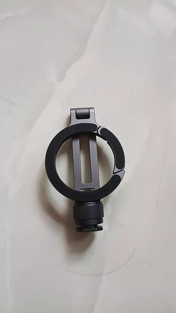 Ulanzi MA07 - Giá Đỡ Điện Thoại Ren 1/4 và Cold Shoe M084, Xoay 360°