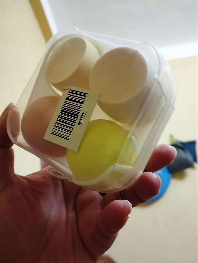 Hộp 4 mút trang điểm, đánh kem nền, phấn phủ sử dụng được dạng khô, ướt