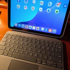 Bao da case kèm phím Logitech Combo Touch dành cho iPad Gen 10 (10.9 inch) - Tháo rời Trackpad