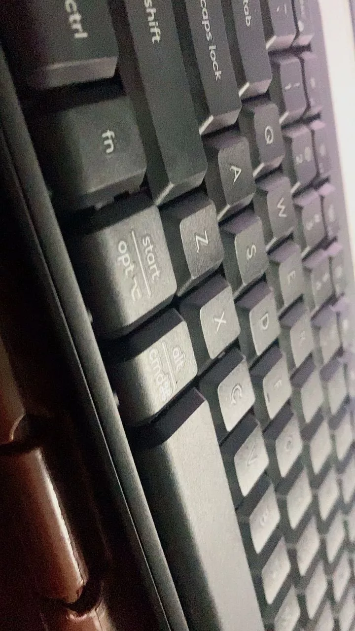 Bàn phím không dây Bluetooth Logitech K251 - Dễ kết nối, dễ thiết lập, thiết kế nhỏ gọn