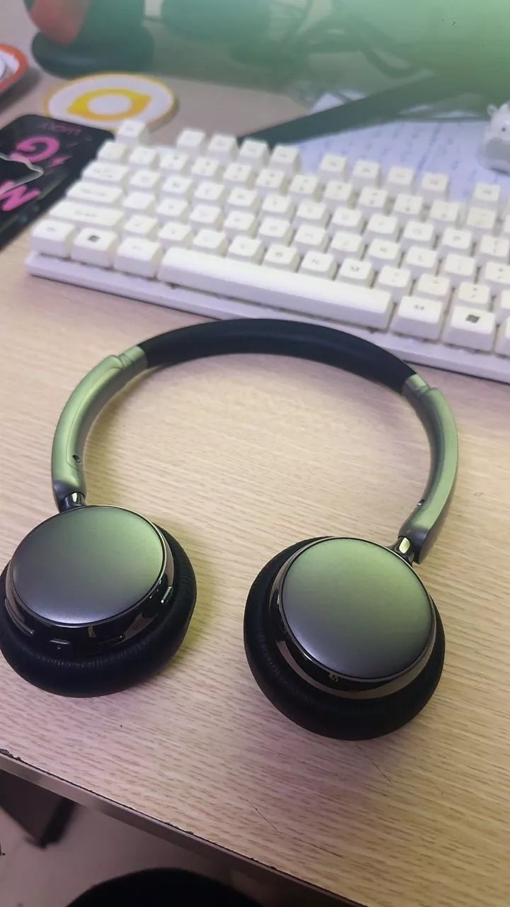 Tai nghe Bluetooth Y2k cổ điển UGREEN Studio Plus, ANC khử tiếng ồn -25dB, Bluetooth 6.0, thời lượng pin đến 80 giờ, thập niên 80 cho quà tặng bé gái