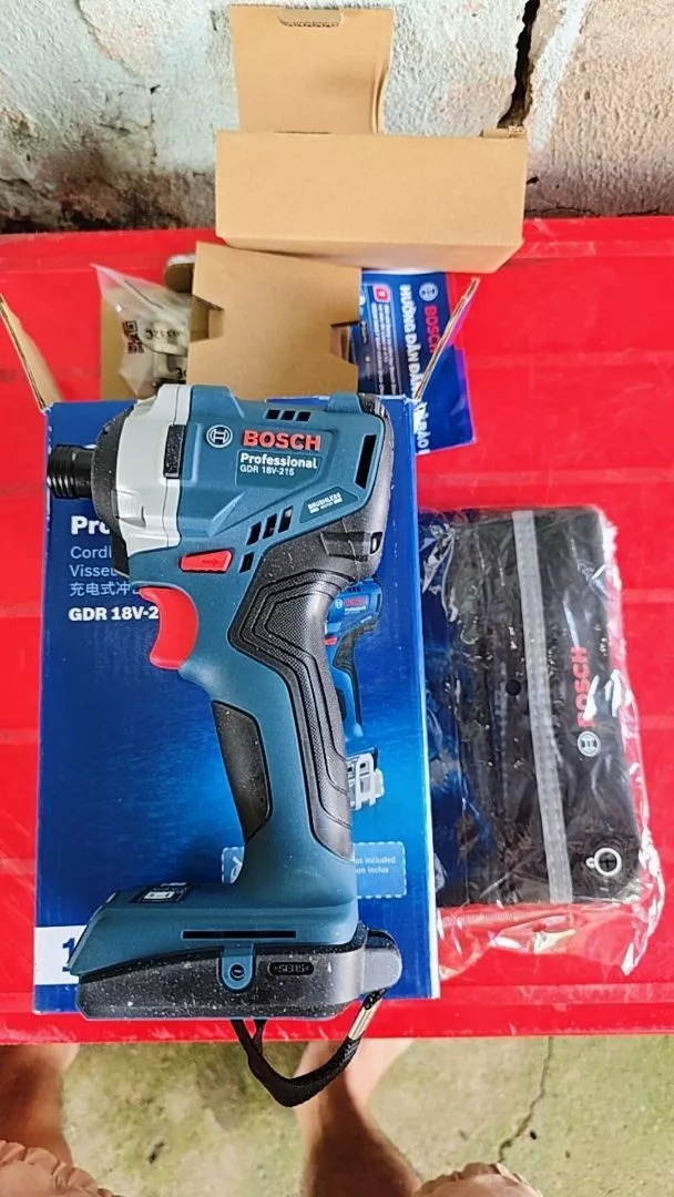 Máy vặn vít dùng pin Bosch GDR 18V-215 (SOLO)
