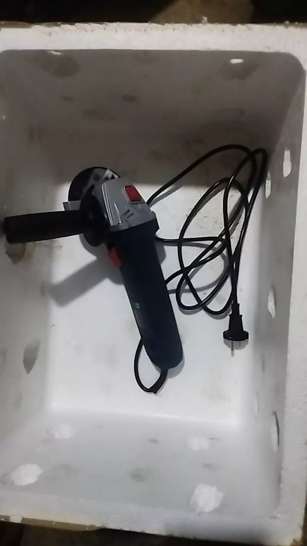 Máy mài góc GWS 700 - Tặng kèm 5 Đá cắt Bosch 100x1.2x16mm (sắt) chất lượng chuẩn Đức