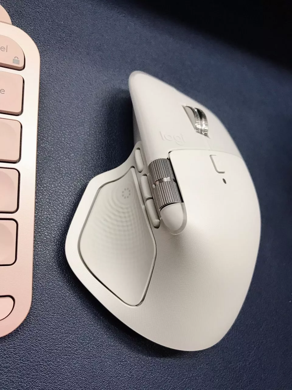 Chuột không dây công thái học Logitech MX Master 4 - Rung phản hồi, Cuộn siêu nhanh, Sạc USB-C