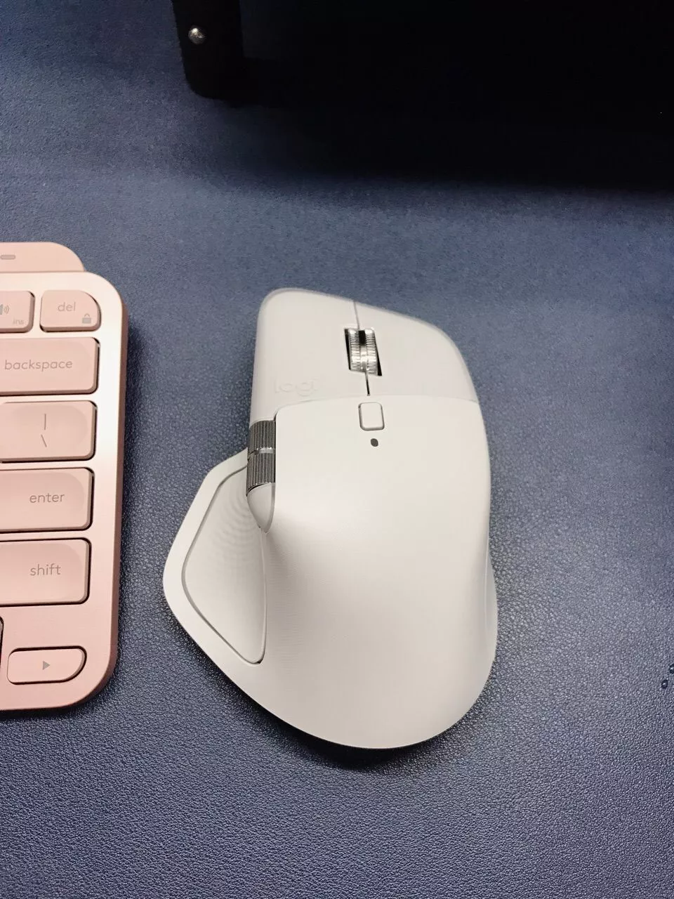 Chuột không dây công thái học Logitech MX Master 4 - Rung phản hồi, Cuộn siêu nhanh, Sạc USB-C