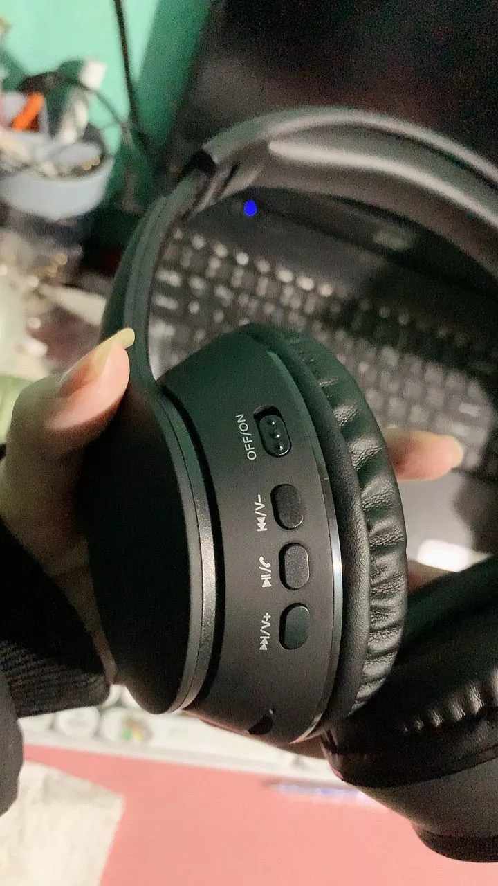 Tai nghe Bluetooth 5.3 GOOJODOQ, âm thanh nổi HiFi, thời lượng pin dài và nhiều chế độ phát lại.