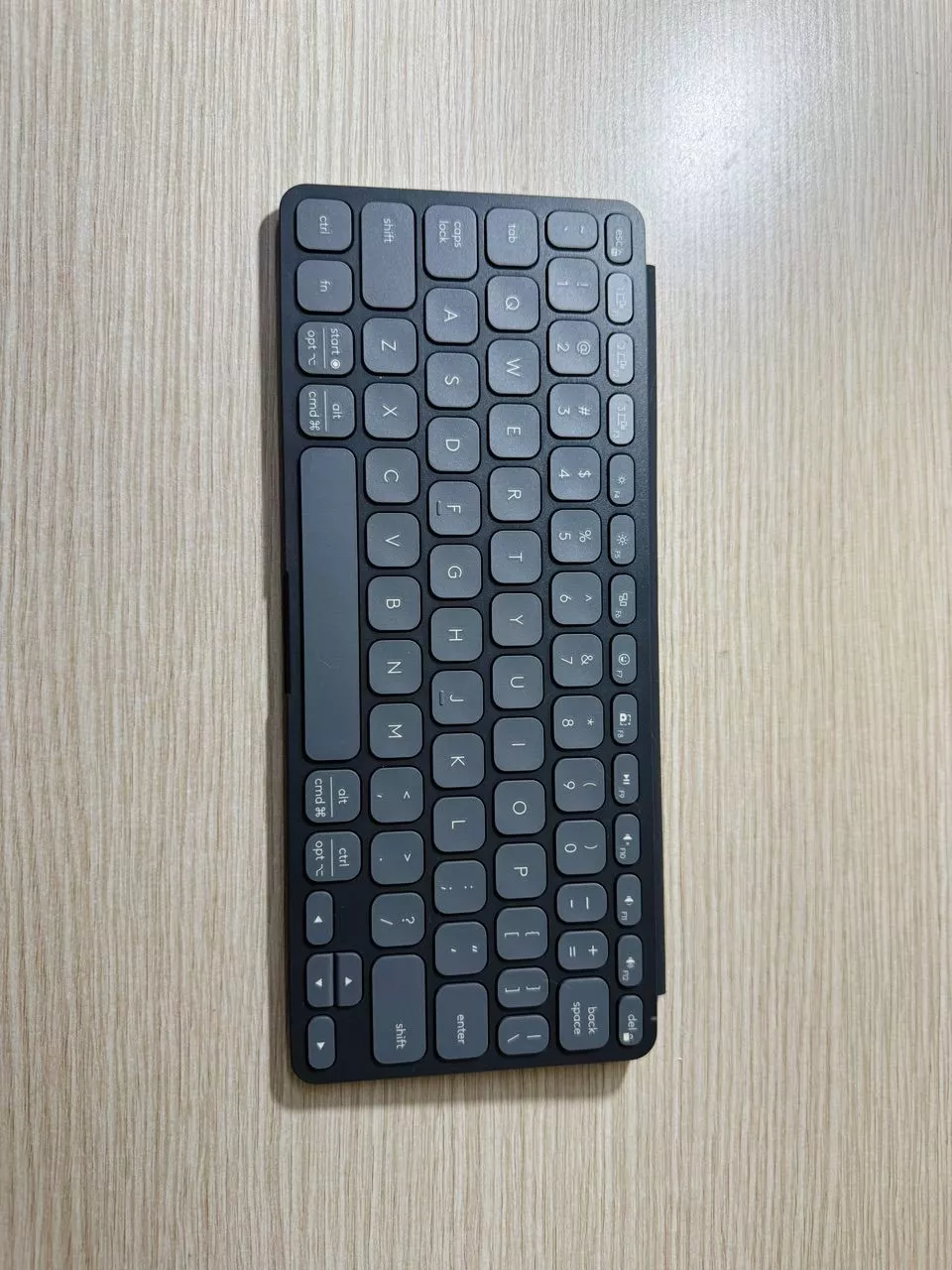 Bàn phím Bluetooth Logitech Keys To Go 2 - Siêu mỏng nhẹ 222g, đa thiết bị, Win | macOS